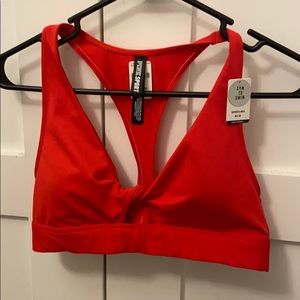 Victoria’s Secret Gym to Swim Sports Bra NWT